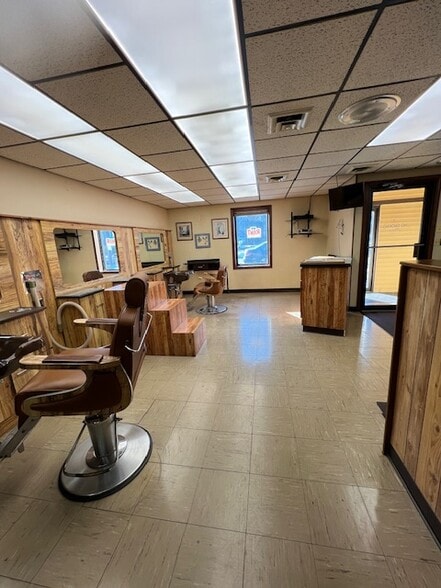 More Photos Of 2 Center St, Tariffville Freestanding For Sale
