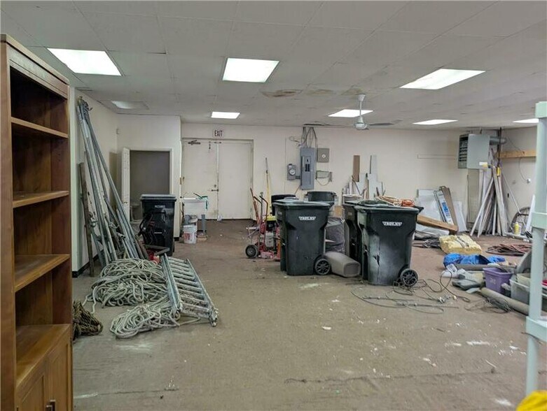More Photos Of 351-353 Fifth Ave, Troy Storefront For Lease