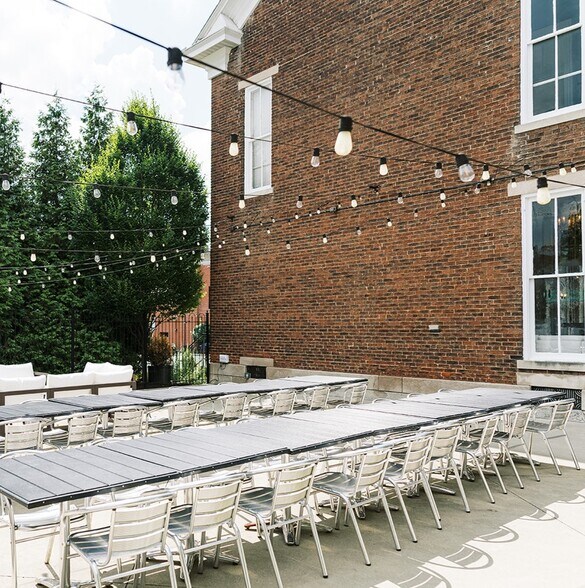 More Photos Of 403 N Walnut St, Bloomington General Retail For Sale