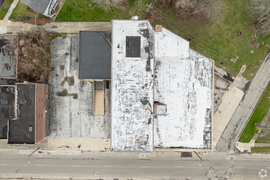 More Photos Of 2119 Ashland Ave, Toledo Industrial For Sale