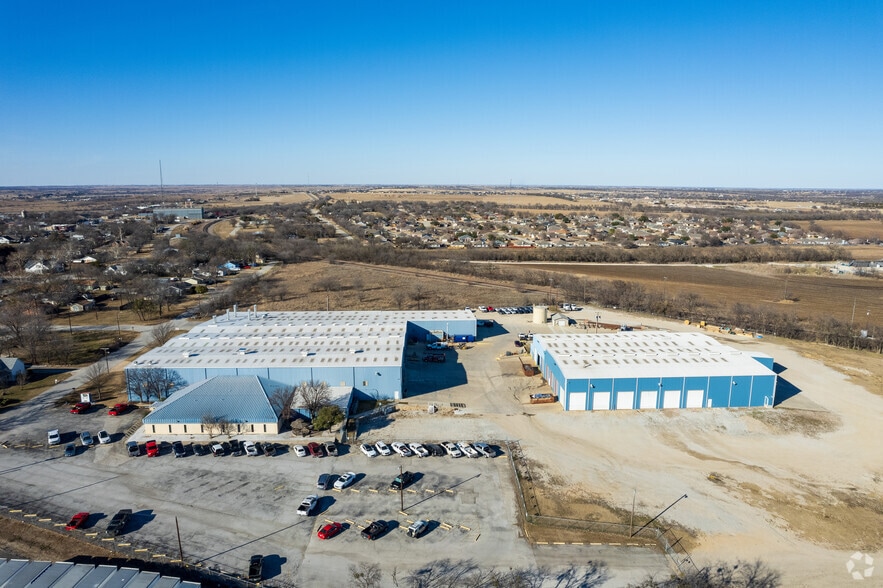 More Photos Of 500 Randall St, Rhome Manufacturing For Lease