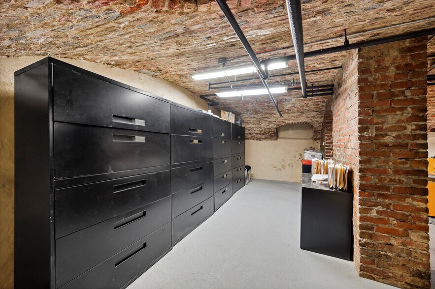 More Photos Of 136-138 N 2nd St, Philadelphia Apartments For Sale