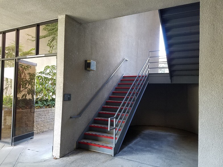 More Photos Of 1509 W Cameron Ave, West Covina Office For Lease