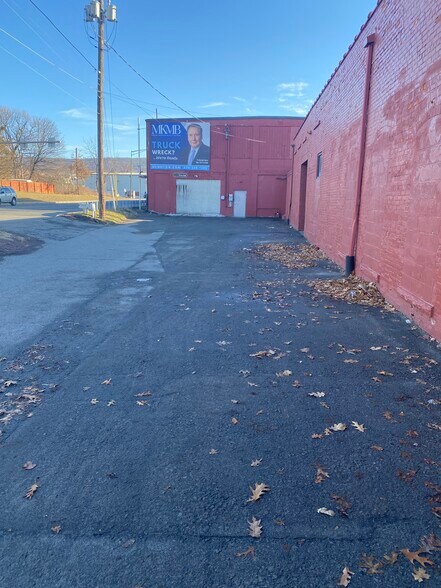 More Photos Of 421 N Pennsylvania Ave, Wilkes Barre Warehouse For Lease