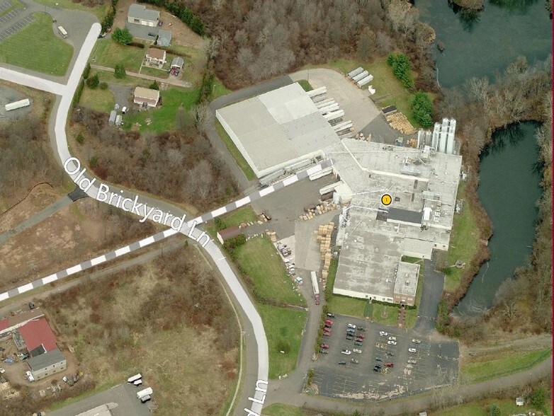 More Photos Of 128 Old Brickyard Ln, Berlin Manufacturing For Lease