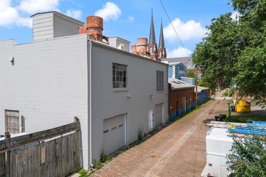 More Photos Of 1320 E Washington St, Louisville Light Manufacturing For Sale