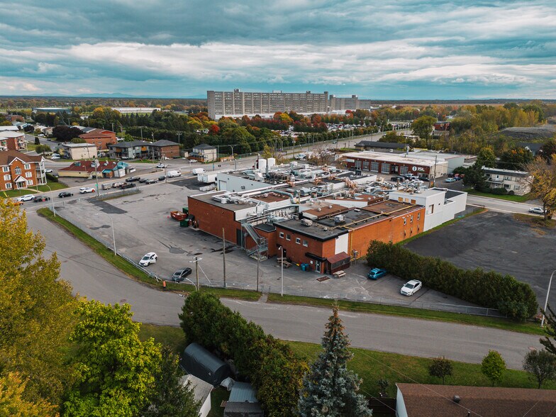 Primary Photo Of 770 Rue Claude, Saint-jean-sur-richelieu Warehouse For Sale