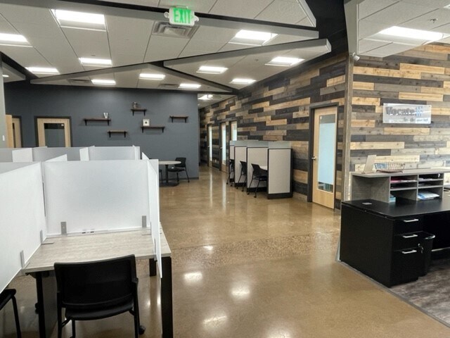 More Photos Of 17565 Central Ave NE, Ham Lake General Retail For Lease