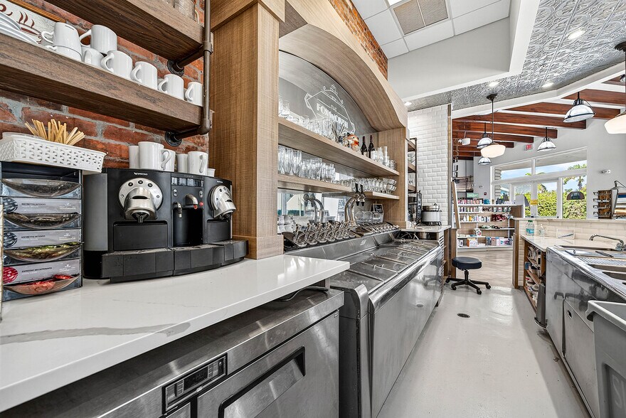 More Photos Of 124 NE 5th Ave, Delray Beach Drugstore For Sale