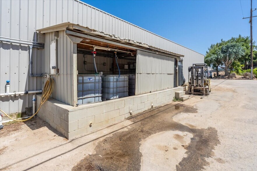More Photos Of 23820 Potter Rd, Salinas Contractor Storage Yard For Sale