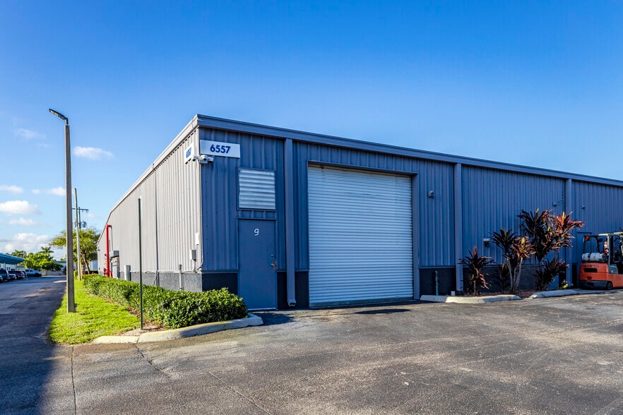 More Photos Of 6557 Garden Rd, Riviera Beach Unknown For Lease