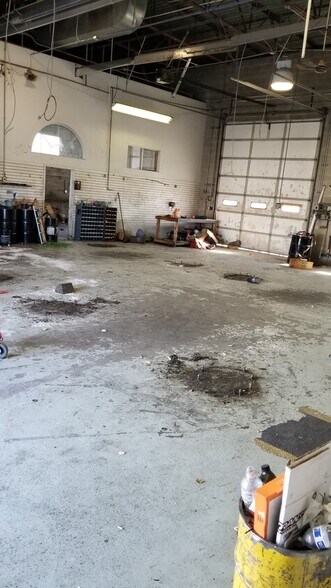 More Photos Of 12541 Minuteman Dr, Draper Auto Repair For Sale