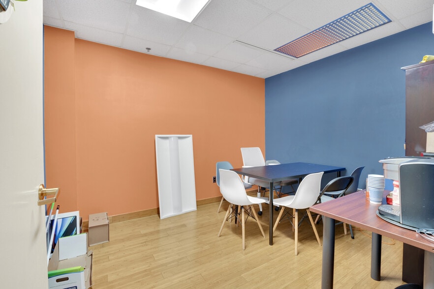 More Photos Of 7535 Little River Tpke, Annandale Office Residential For Sale