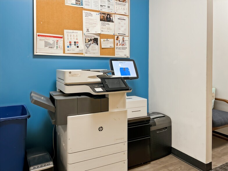 More Photos Of 9920 Pacific Heights Blvd, San Diego Coworking Space