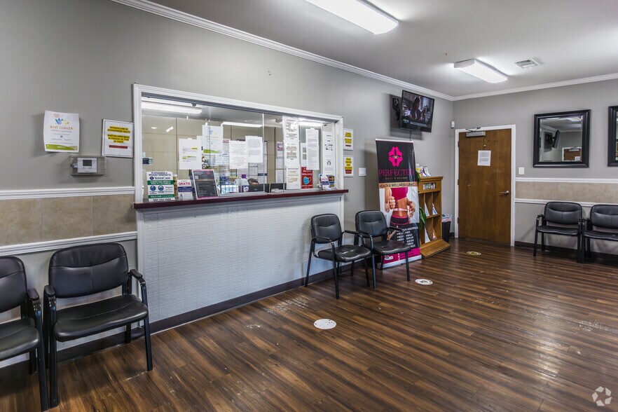 More Photos Of 3530 Hickory Hill Rd, Memphis Medical For Sale