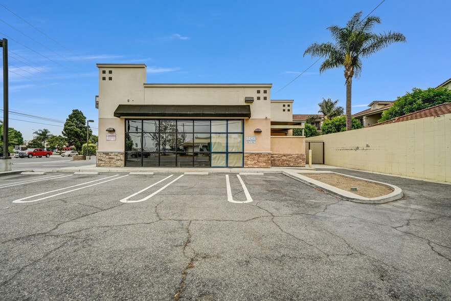 More Photos Of 6012 Edinger Ave, Huntington Beach Freestanding For Sale