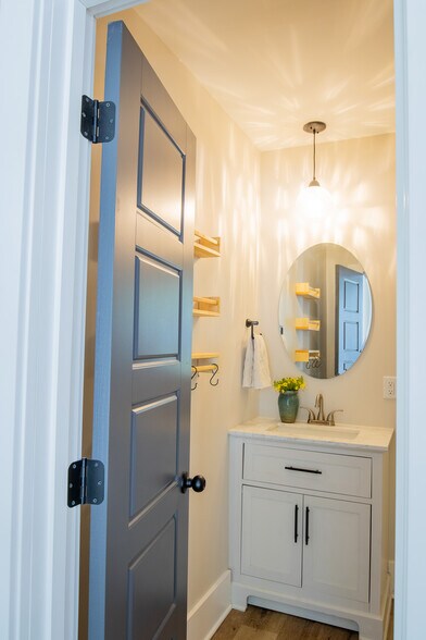 More Photos Of 324 W North St, Lebanon Specialty For Sale