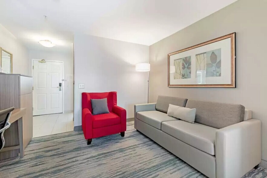 More Photos Of 755B E Vista Ridge Mall Dr, Lewisville Hotel For Sale