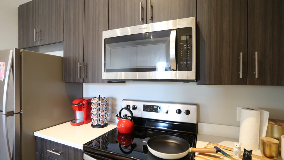 More Photos Of 1400 N High St, Columbus Apartments For Lease