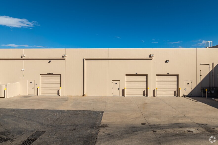 More Photos Of 8600 Park Meadows Dr, Lone Tree Showroom For Lease