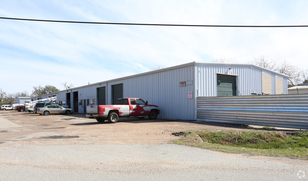 More Photos Of 7752 Hammerly Blvd, Houston Unknown For Lease