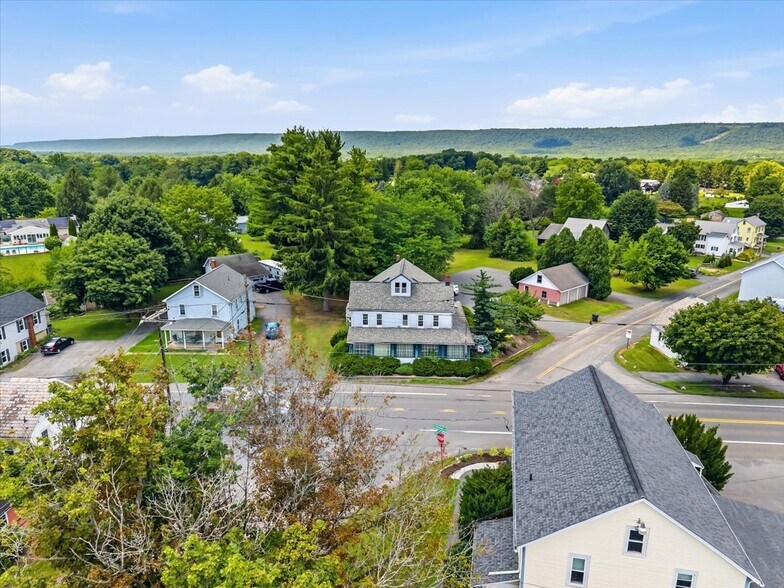 More Photos Of 402 W Moorestown Rd, Nazareth Medical For Sale