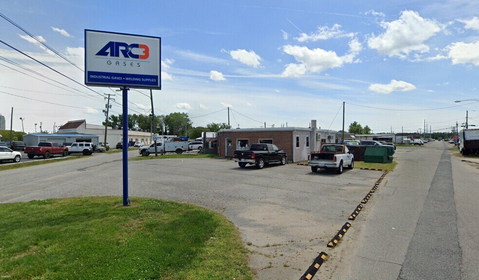 Primary Photo Of 5055 Euclid Rd, Virginia Beach Service For Sale