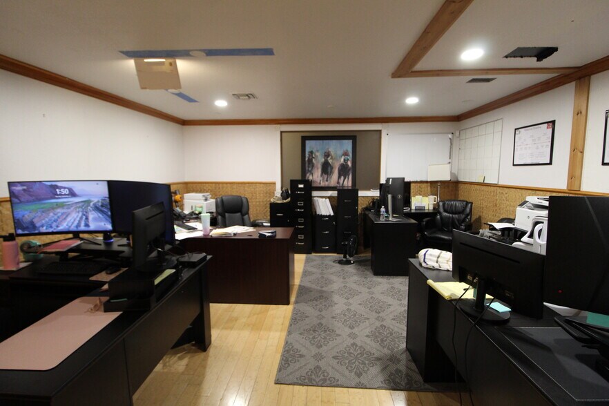 More Photos Of 2208 58th Ave E, Bradenton Industrial For Sale