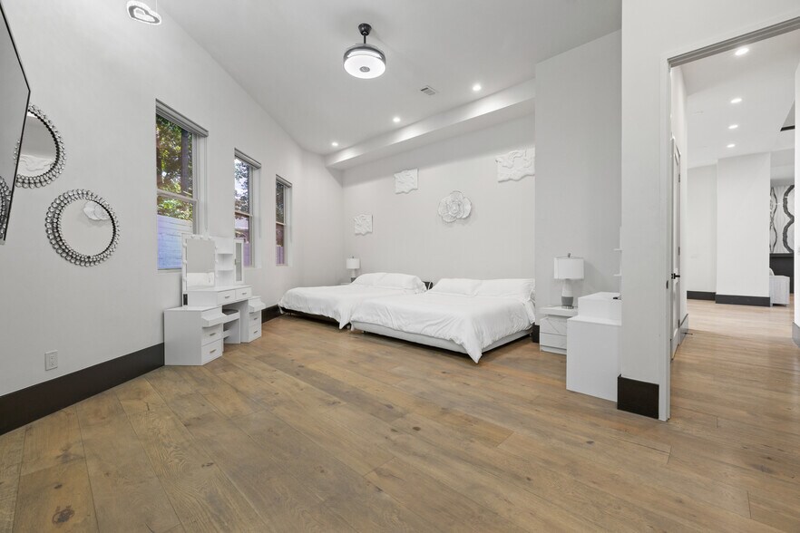 More Photos Of 2401 Greenglade Rd NE, Atlanta Specialty For Sale