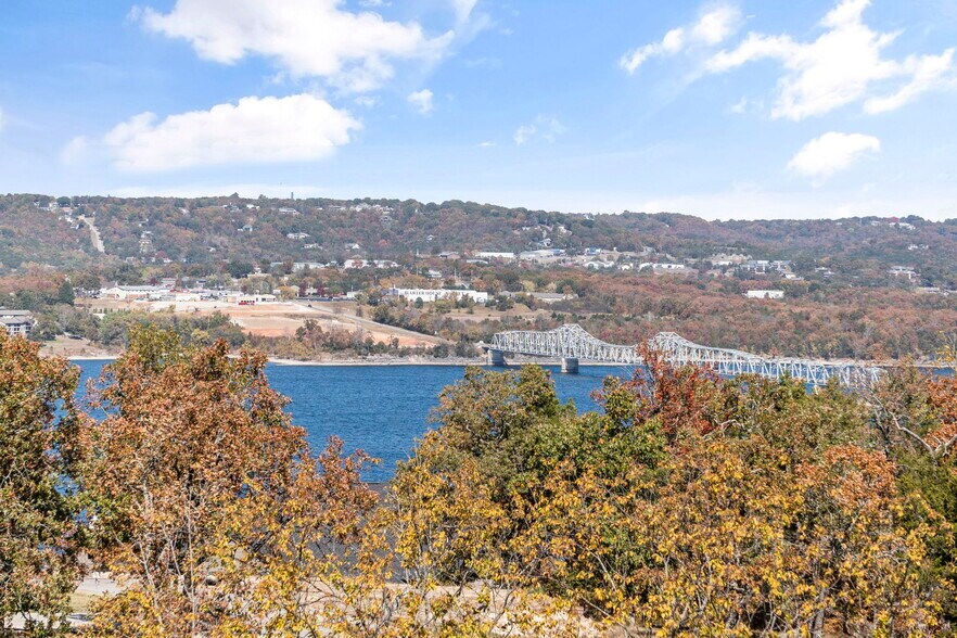 More Photos Of 129 Pioneer Peak, Kimberling City Specialty For Sale