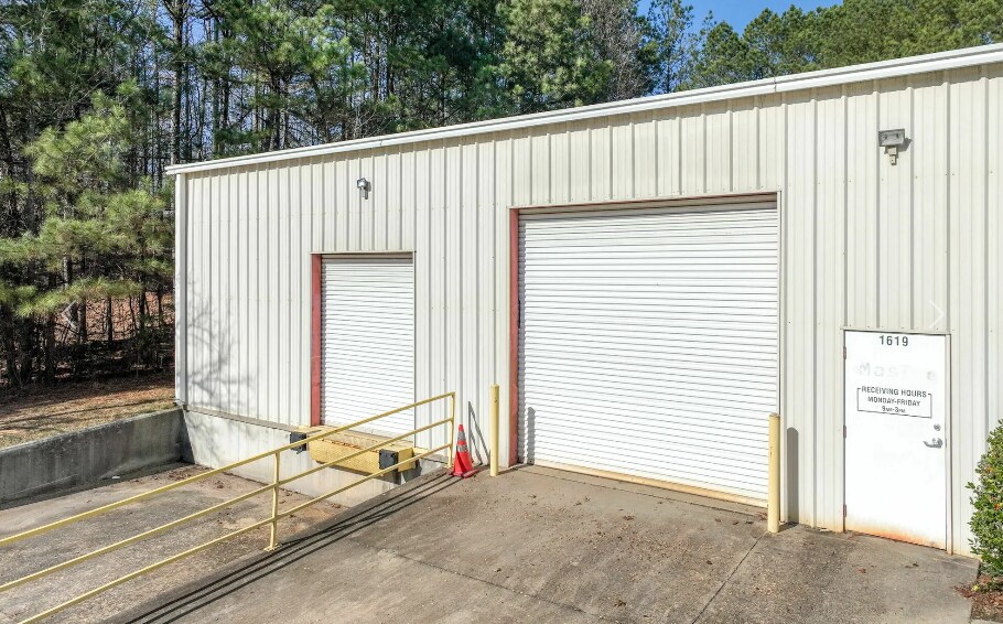 More Photos Of 1619 Oakbrook Dr, Gainesville Flex For Lease