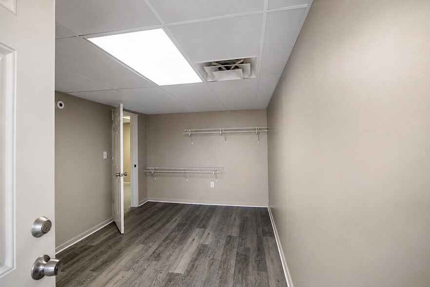 More Photos Of 25 Maynard Ct, Pontiac Apartments For Sale