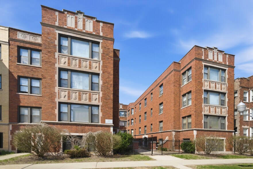 Primary Photo Of 6734 S East End Ave, Chicago Apartments For Sale
