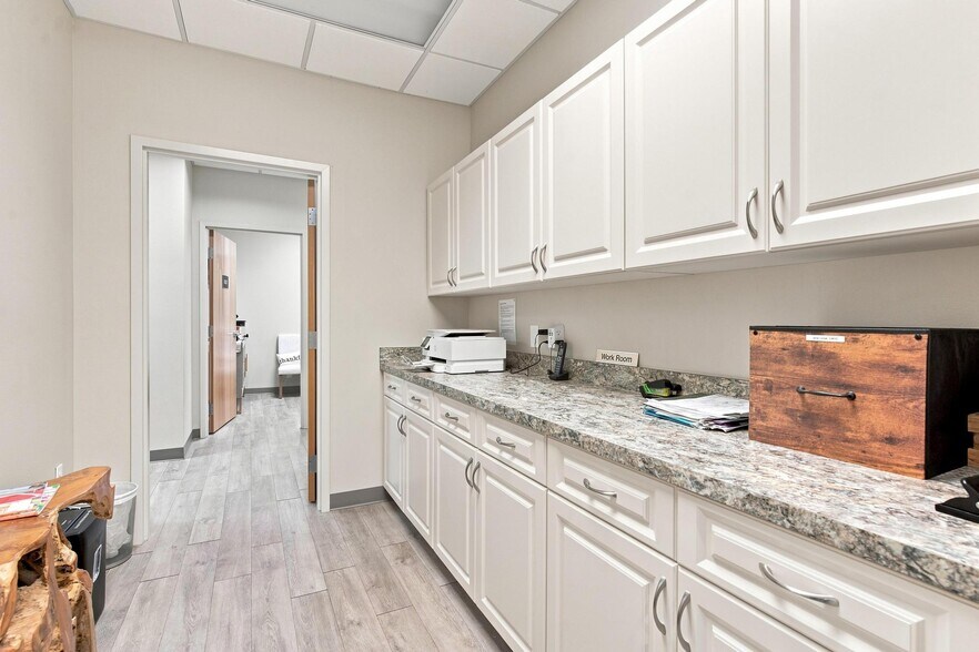 More Photos Of 375 Fennell Blvd, Lady Lake Medical For Sale
