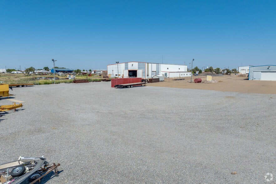 More Photos Of 11756 Highway 152, Pampa Industrial For Sale
