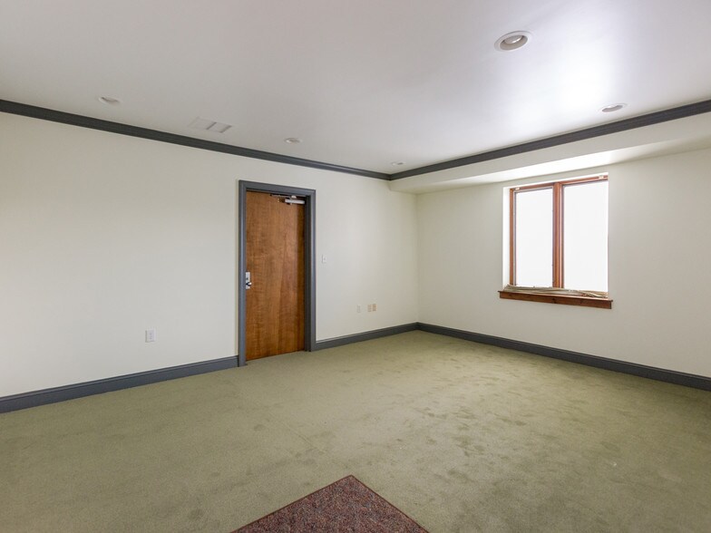 More Photos Of 110 E State St, Kennett Square Storefront Retail Office For Lease