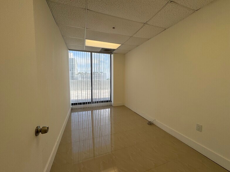 More Photos Of 1720 Harrison St, Hollywood Office Residential For Sale
