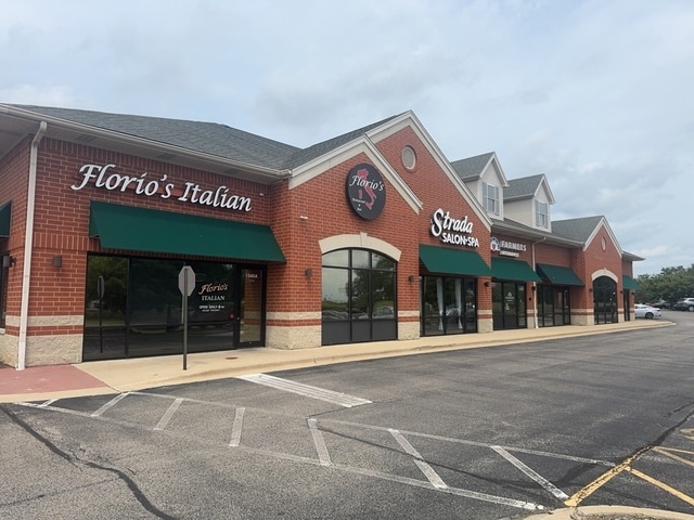 More Photos Of 1540 Carlemont Dr, Crystal Lake Freestanding For Sale