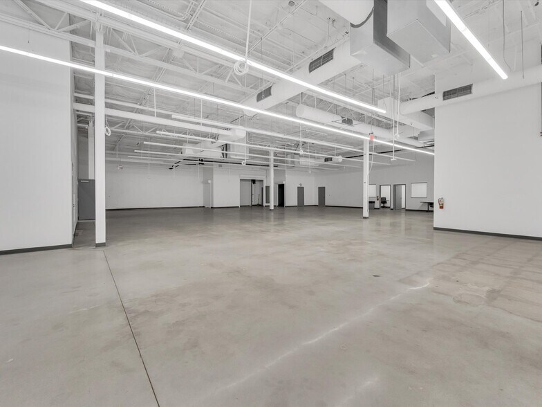 More Photos Of 3301 NW 107th Ave, Miami Research And Development For Lease