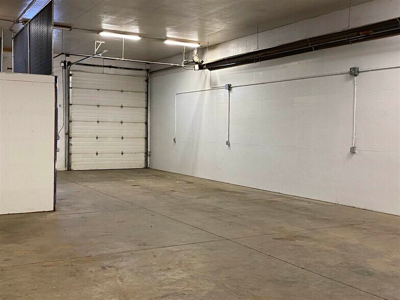 More Photos Of 12211-12219 66 St NW, Edmonton Light Manufacturing For Sale