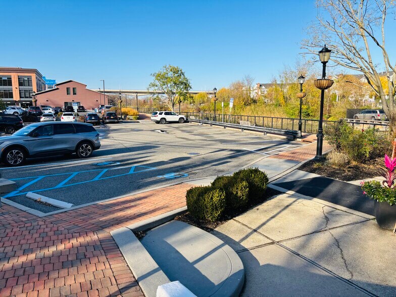 More Photos Of 1345 Old Northern Blvd, Roslyn Storefront Retail Office For Sale