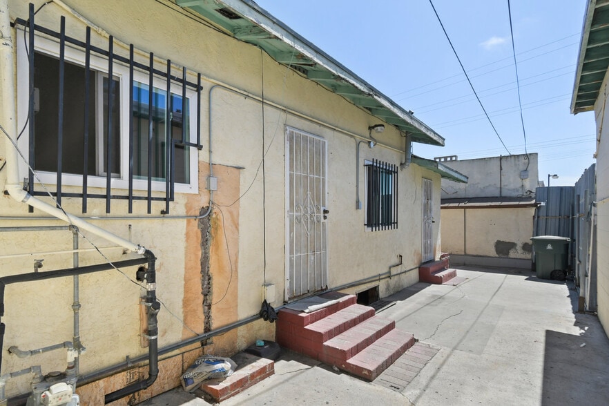 More Photos Of 3814 Acacia St, San Diego Auto Repair For Sale