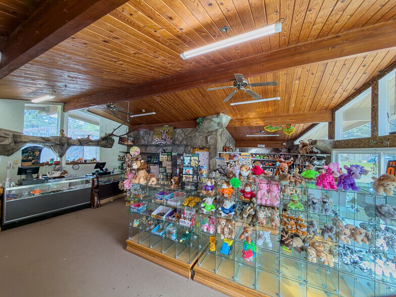 More Photos Of 46914 US-101, Bandon General Retail For Sale