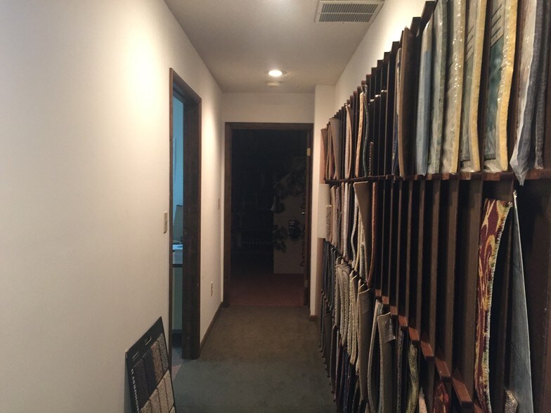 More Photos Of 28 S Main St, Voorheesville Warehouse For Lease