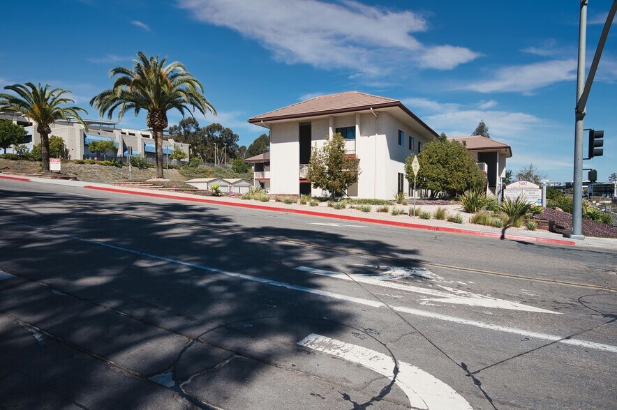 More Photos Of 5402 Ruffin Rd, San Diego Office For Lease
