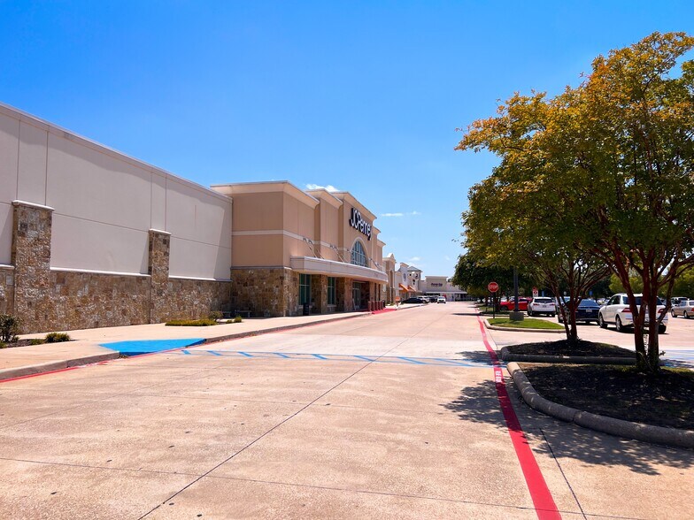 More Photos Of 7463 Youree Dr, Shreveport Unknown For Lease