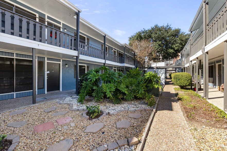 More Photos Of 4645 Ocean Dr, Corpus Christi Apartments For Sale