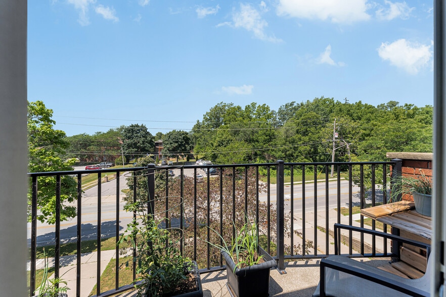 More Photos Of 109 Division St N, Kingsville Apartments For Sale