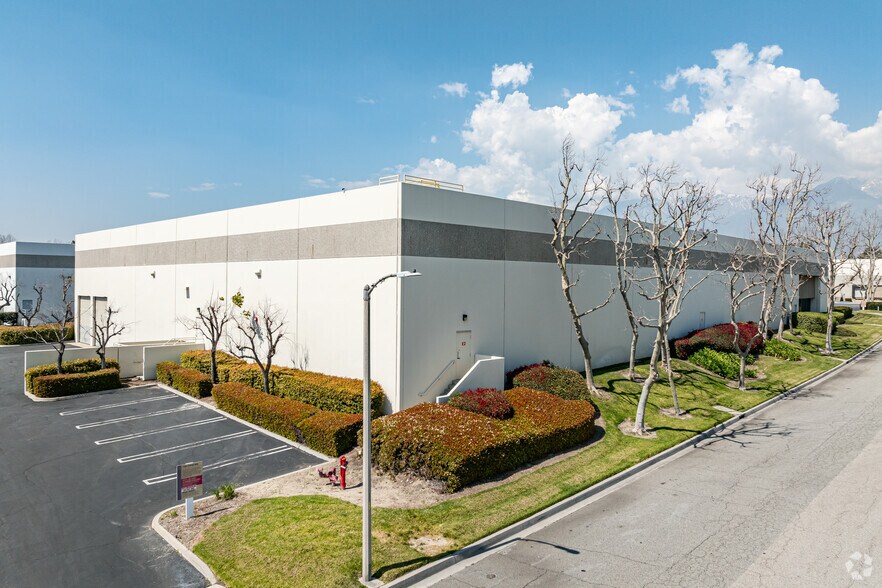 More Photos Of 11383 Newport Dr, Rancho Cucamonga Warehouse For Lease