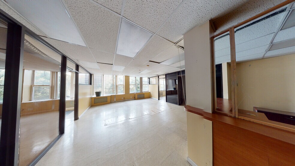 More Photos Of 40-22 82nd St, Elmhurst Storefront For Lease